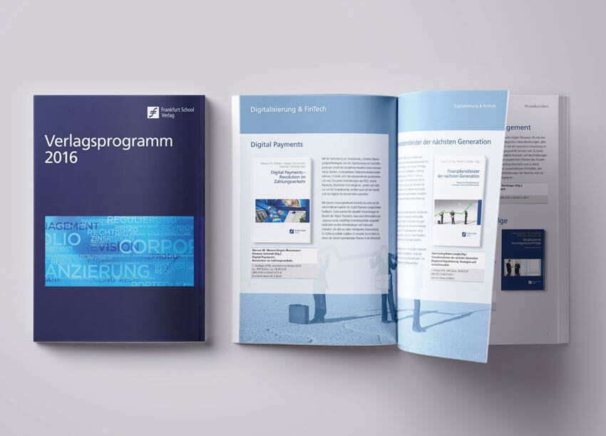 Verlagsprogramm 2016 des Frankfurt School Verlags in Frontansicht und einer aufgeklappten Doppelseite